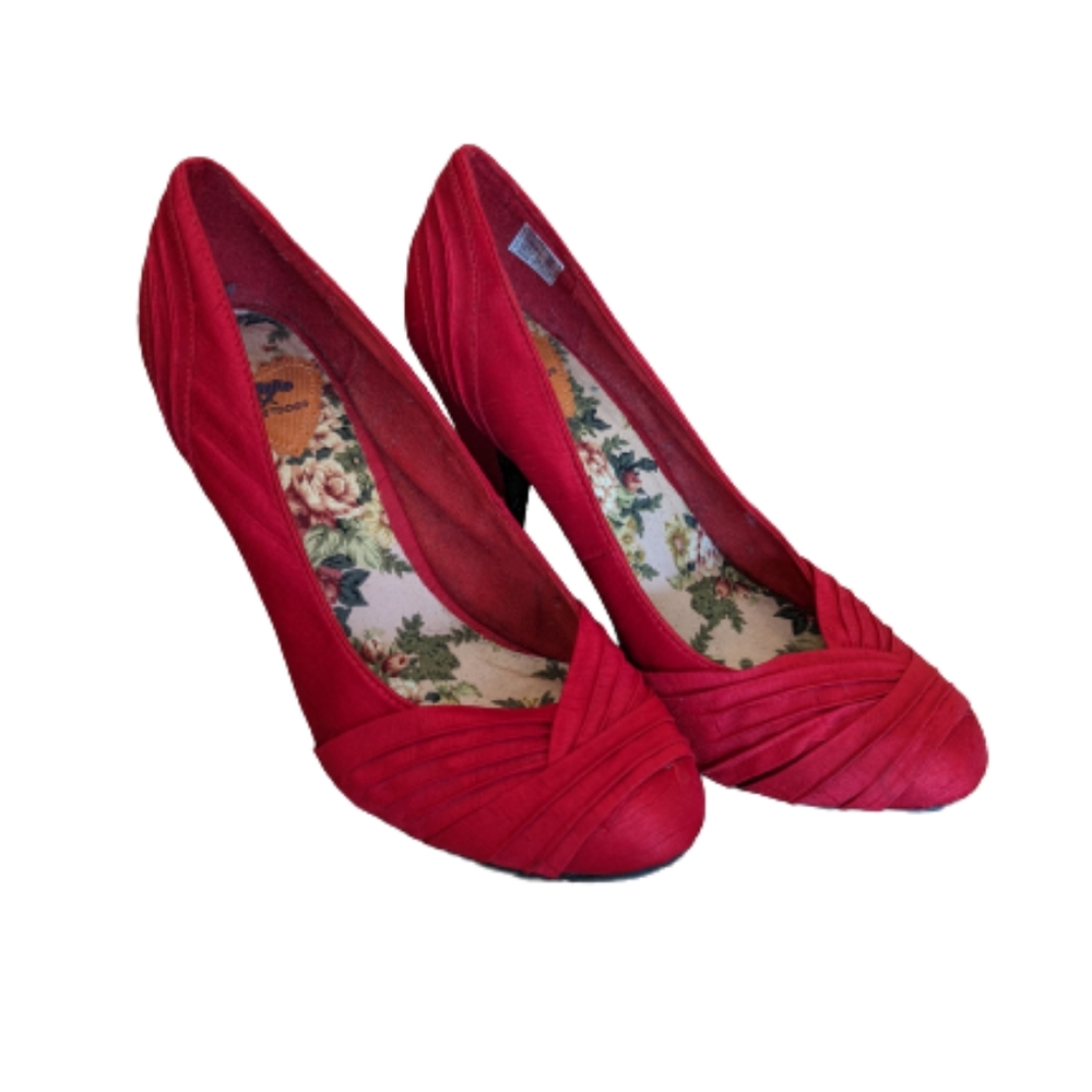 Rocket Dog Red Satin High Heels, Size 8.5